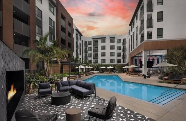 1 bedroom apartment w/TV, AC, Wi-fi in OC