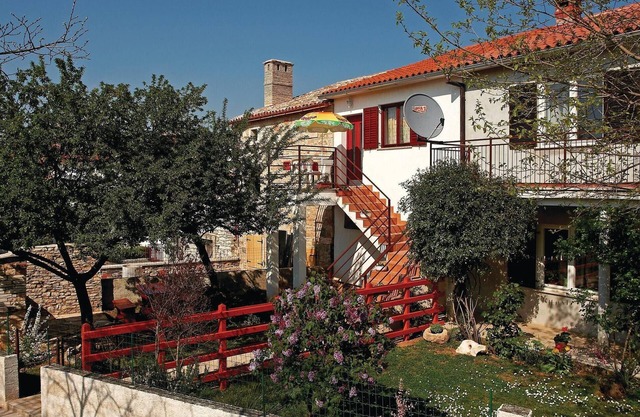 Belle maison avec 1 chambre à Hrboki