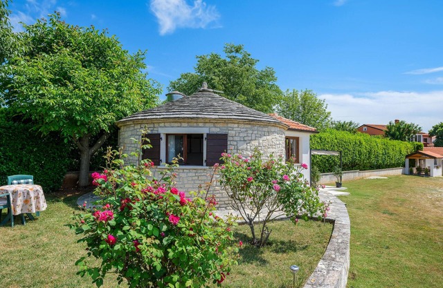 Belle maison avec 1 chambre à Zminj