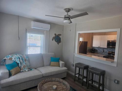 1 Bedroom Block off the beach -4