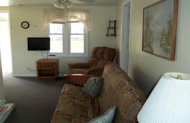1 bedroom house in huron.unit #130
