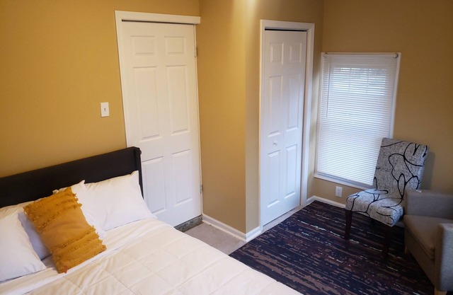 1-bedroom in Capitol Heights near Washington DC & metro train station