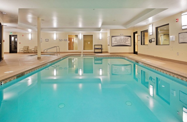 1 Bedroom | Indoor pool + Hot Tub, Free Breakfast