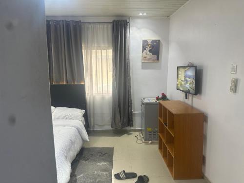1 Bedroom Modern Furnished Apartment