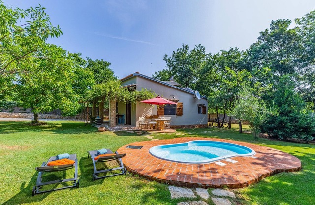 Belle maison avec 1 chambre à Segotici