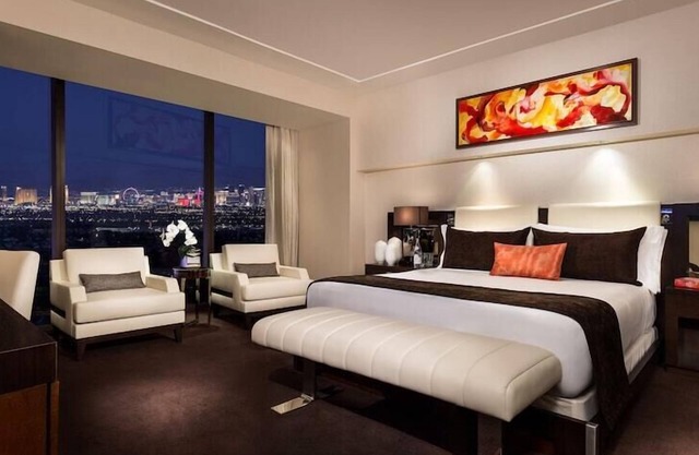 1-Bedroom Suite at a 5⭐️ Hotel