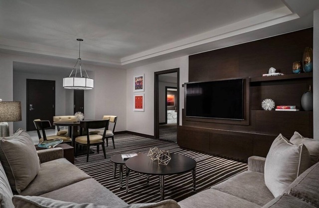 1-Bedroom Suite at a 5⭐️ Hotel