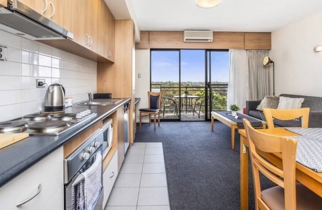 Une chambre en haut des vues panoramiques peut accueillir jusqu'à 4