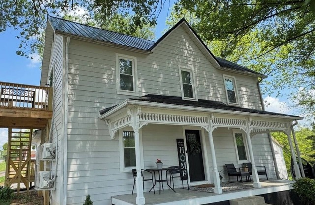 Park Place Downtown Greeneville Charming 1-bedroom