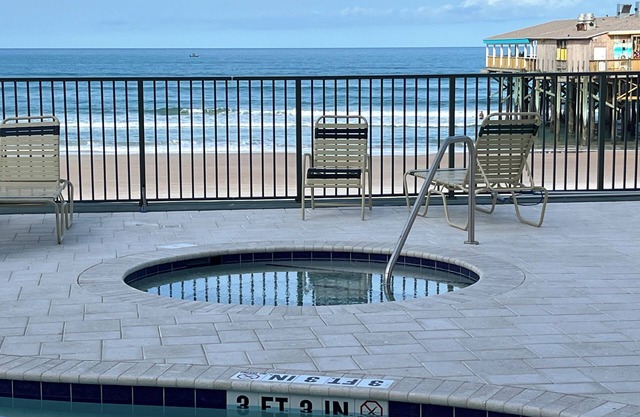 1-bedroom beachfront condo in beautiful Daytona Beach Shores.
