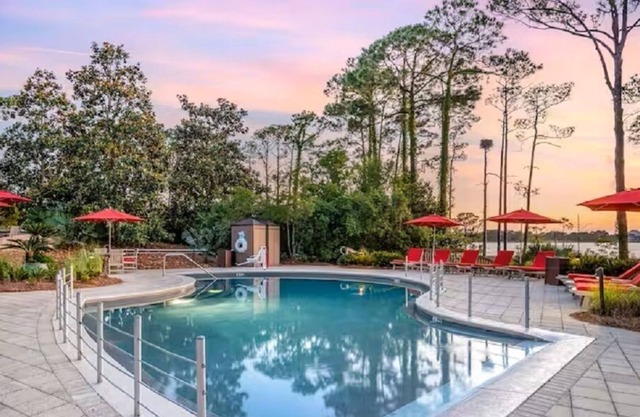 1 Bedroom Vacation Condo-Bay View with Balcony!
