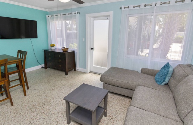 1 Bedroom Villa Steps from the Beach in Historic Beach Town