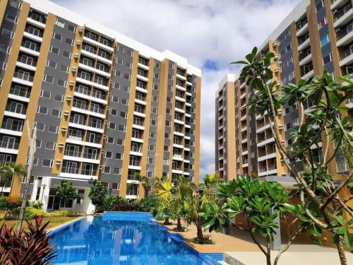 1 BR Taytay Condo WIFI Cignal Netflix Pool Patio