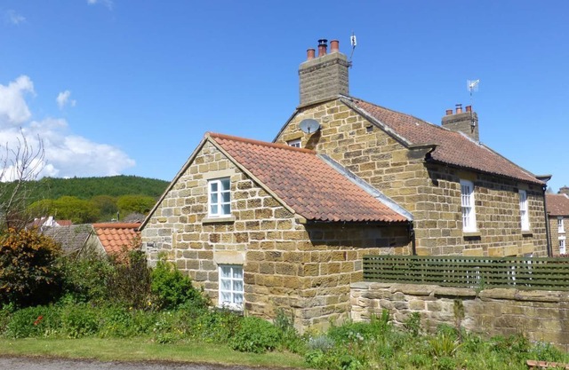 1 Church Cottages, CLOUGHTON