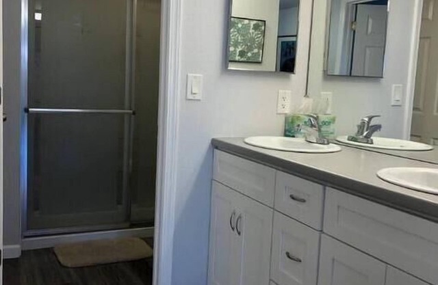 #1 Crescent Bar Condo w/Murphy beds