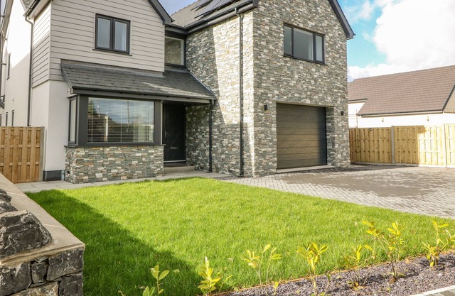1 Gwel y Goedwig, NEWBOROUGH