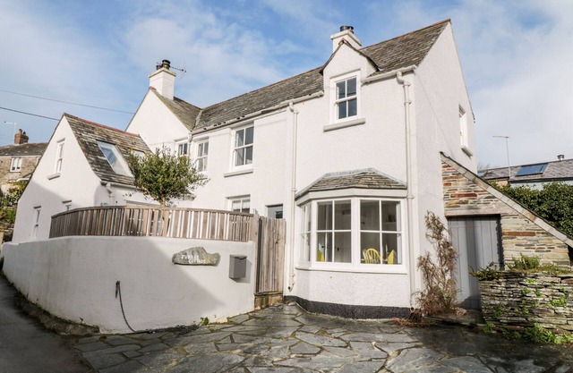 1 Cottage Jubilee, TREBARWITH STRAND