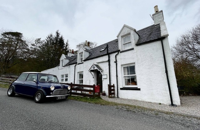 1 Keepers Cottage, Skeabost Bridge, Isle Of Skye