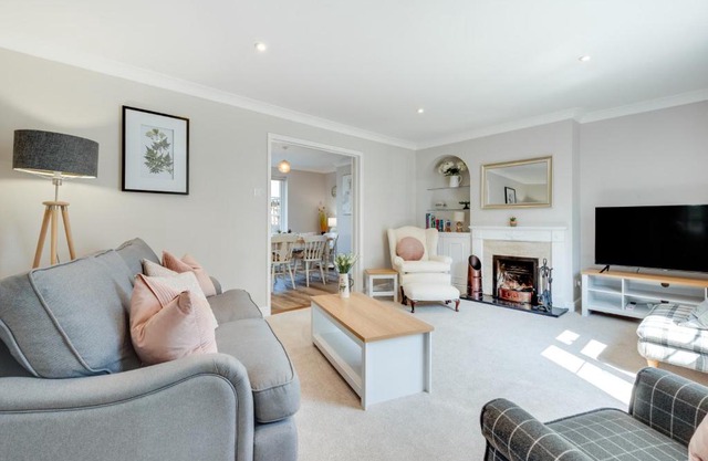 1 Lux Farm Cottages