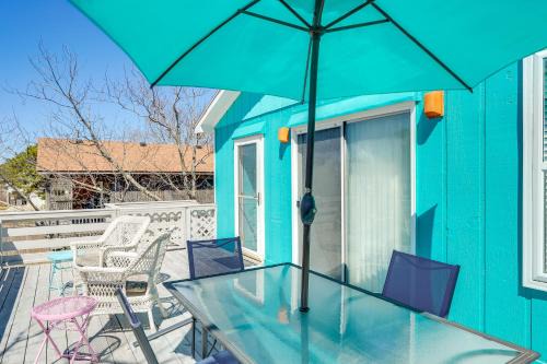 1 Mi to Avalon Pier Charming Coastal Cottage!