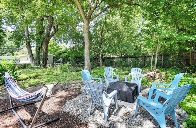 1 Mi to Beach: Home w/ Patio & Grill in Hampton!