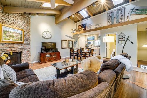 1 Mi to Diamond Peak Ski Resort Condo with Pool