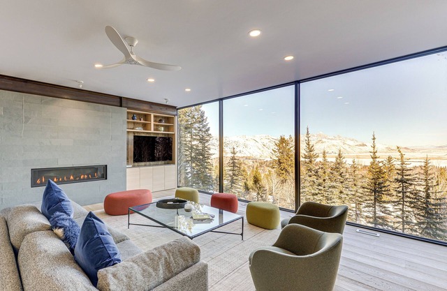 1 Mi to Downtown Jackson: Modern Retreat w/ Views