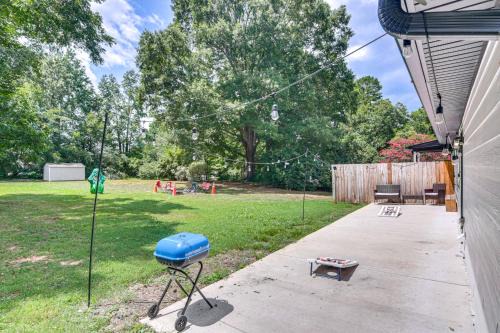 1 Mi to Dtwn Monroe Family-Friendly Duplex!