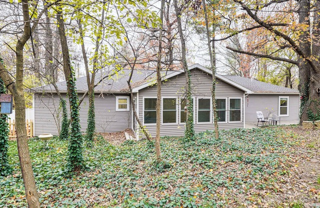 1 Mi to Dtwn Newburgh: Quiet Home w/ Yard!