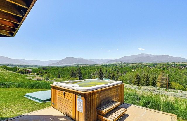 1 Mi to Dtwn Red Lodge: Mtn-View Cabin Getaway