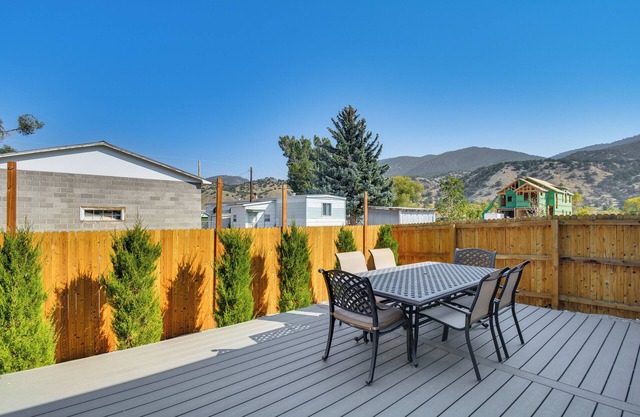 1 Mi to Dtwn Salida: Townhome w/ Fenced Yard!