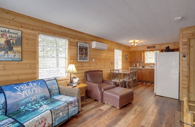 1 Mi to Greers Ferry Lake: Cabin w/Pool Access
