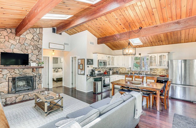 1 Mi to Lake: Crestline Cabin w/ Deck + Gas Grill!
