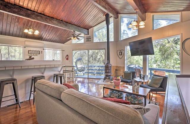 1 Mi to Lake Gregory: Mtn-View Cabin w/ Deck