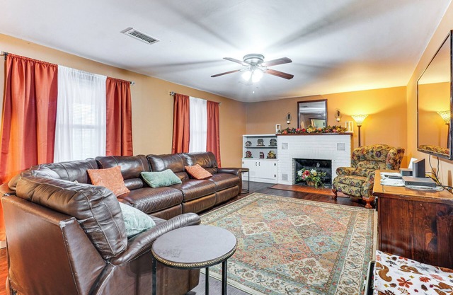 < 1 Mi to Main St Berryville: Spacious Family Home