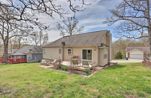 < 1 Mi to Marina: Family-Friendly Osage Beach Home