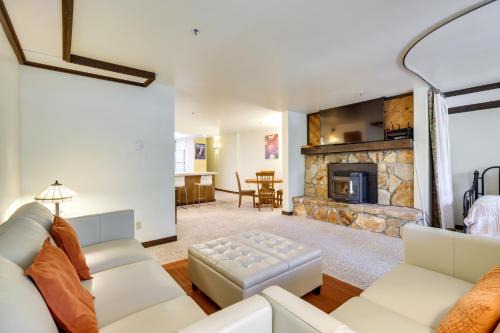 1 Mi to Trail WFH-Friendly Incline Village Condo!