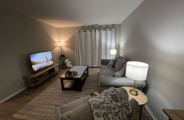 1 mile to Presque isle - quiet, safe condo with walking paths!