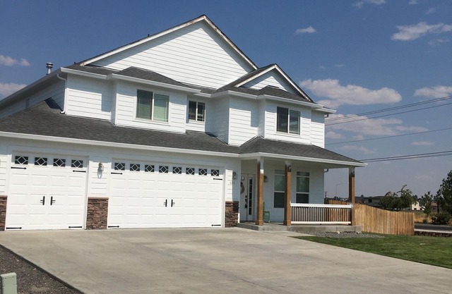 1 Min. Boat launch, world class Sand Dunes, sandy beaches, Surf'n'Slidewaterpark