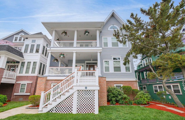 1 D'UN TYPE, SPACIEUX 6+ grandes chambres / 5 salles de bains, 3 étages, ASCENSEUR, 26 couchages!