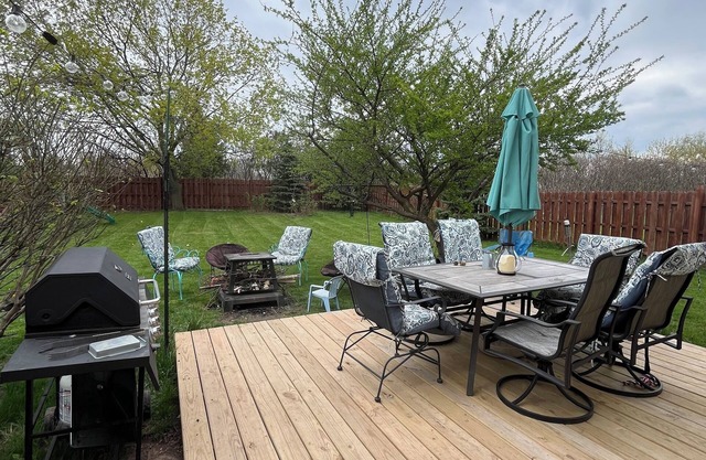 1 or 2 Bedrooms in spacious duplex for traveling professional close to Titletown
