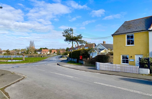 1 SOUTH COTTAGES, pet friendly, country holiday cottage in Thorpeness