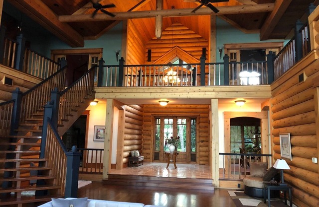 10 000 sq ft Log Home sur la baie de Green Bay - à seulement 15 minutes de Lambeau Field