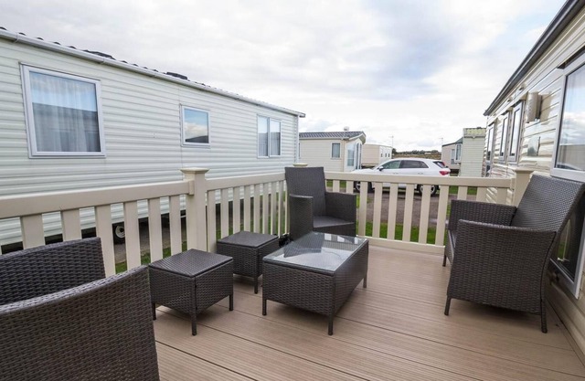 10 berth caravan at Martello Beach Holiday Park near Clacton-on-Sea ref 29021BW