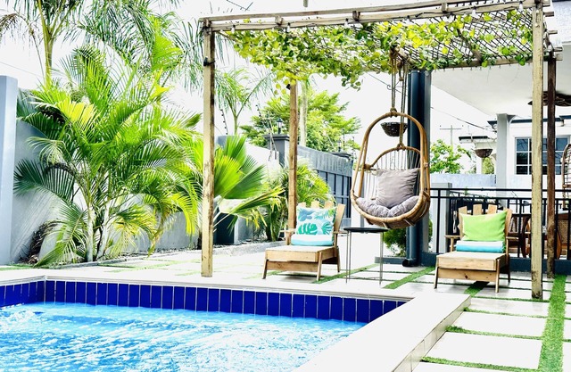 Luxurious Villa with Private Pool, Hot Tub and Bar