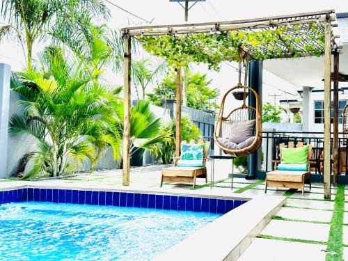 10 Guests Luxurious Villa Pool Hot Tub and Bar