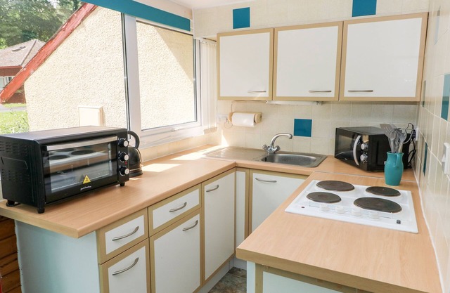 10 Llanteglos Estate, AMROTH