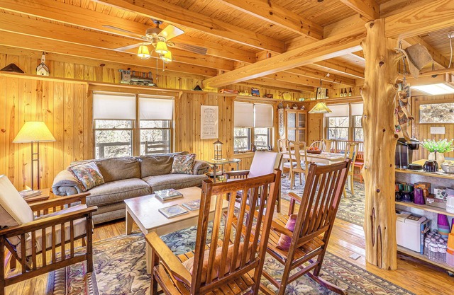 10 Mi to Sardis Lake: Home w/ Grill in Tuskahoma