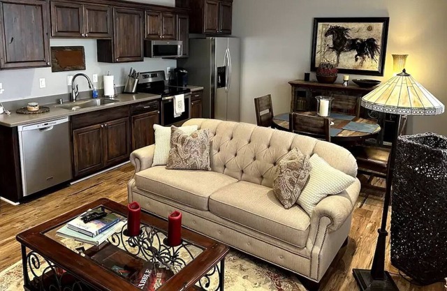 10 min to Gunsite - Guest house with private entry