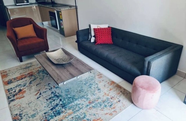 10 mins from the beach | 1 BDR Apt | parking+wifi